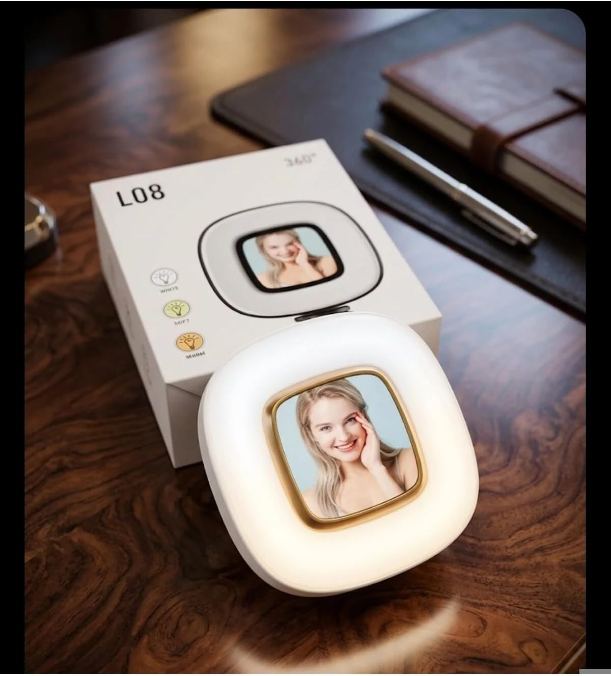 H Lamp Mini Selfie Ring Light in use for vlogging and live streaming – 360° adjustable LED fill light
